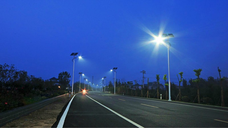 How Solar Street Lights Help Reduce Costs for Municipal & Rural Projects?
