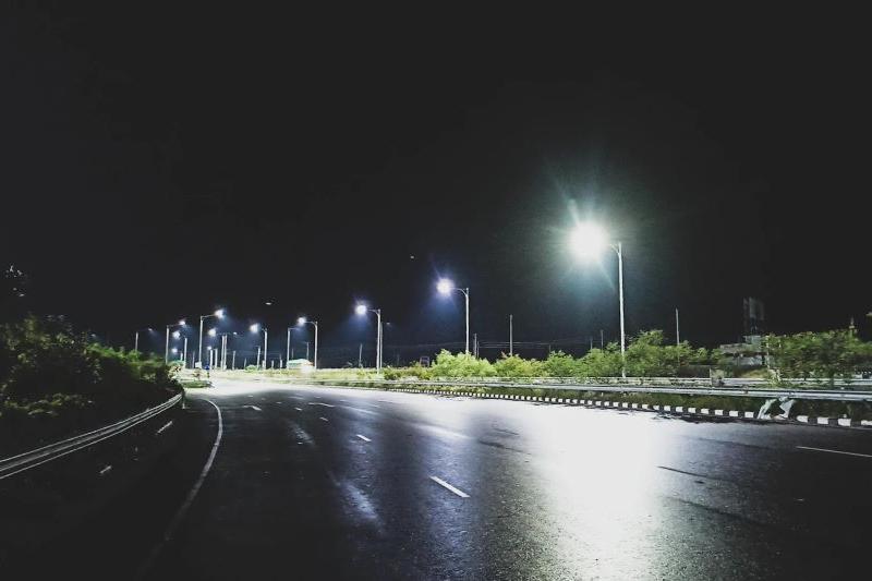 Neptune series 120W all-in-one solar street light for highway project