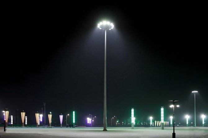 Why Can High Mast Lights Illuminate an Entire Square Understanding Light Distribution Curves and Mounting Height